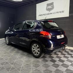 Peugeot 208 Style 1.6 BlueHDi 75ch BVM5 Ch&acirc;teaugiron