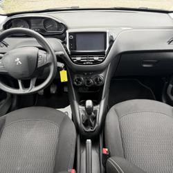 Peugeot 208 Style 1.6 BlueHDi 75ch BVM5 Ch&acirc;teaugiron