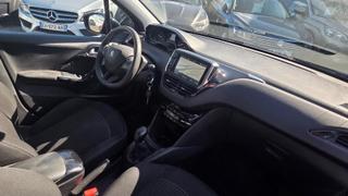 Peugeot 208  - photo 3