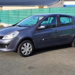 Renault CLIO III 1.5 dCi 105 eco2 Dynamique occasion - ANGERS - photo 3/7