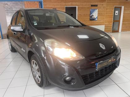 Renault Clio 3 - Night&amp;Day Euro 4  dCi 85 98g eco2 - 6 490 €