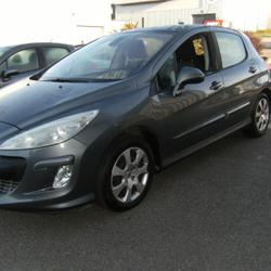 Peugeot 308 Phase 2 Active 1.6 HDi 92ch FAP occasion - Plo&euml;rmel - photo 2/9