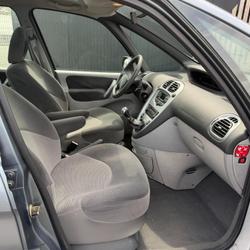 Citroen Xsara Picasso exclusive 2.0 hdi 90cv occasion - Verri&egrave;res-en-Anjou - photo 3/5