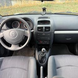 Renault Clio 2 1.5 l dci 65 cv occasion - Les Ponts-de-C&eacute; - photo 3/5
