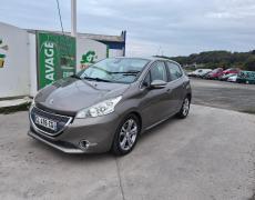 Peugeot 208 Saint-Broladre