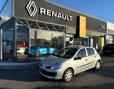 Renault Clio 3 - Authentique  1.5 dCi 70 eco2 - 5 990 €