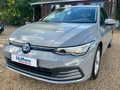 Volkswagen Golf 8 - Life Business  2.0 TDI SCR 115 DSG7 - 21 400 €