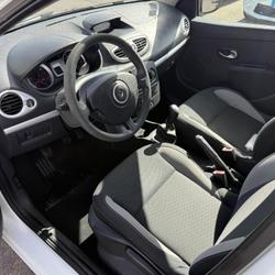 Renault Clio 3 Expression Clim dCi 70 115g eco2 occasion - Domloup - photo 3/5