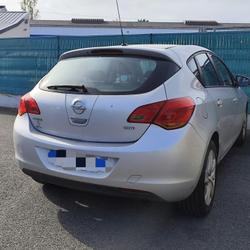Opel Astra Connect Pack 1.7 CDTI 110 ch FAP occasion - Angers - photo 2/8