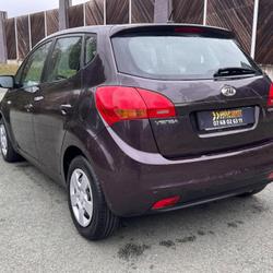 Kia Venga Premium 1.4 CRDi 90 ch occasion - Les Ponts-de-C&eacute; - photo 3/6