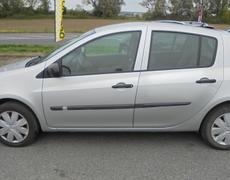 Renault Clio 3 Saint-Léger-de-Montbrillais