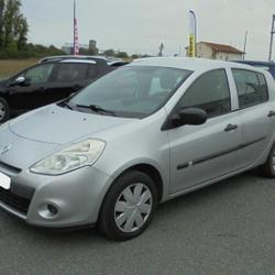 Renault Clio 3 Authentique dCi 70 115g eco2 occasion - Saint-L&eacute;ger-de-Montbrillais - photo 2/12