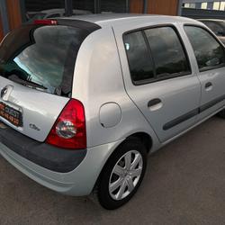 Renault Clio 2 1.2 occasion - Les Ponts-de-C&eacute; - photo 2/5