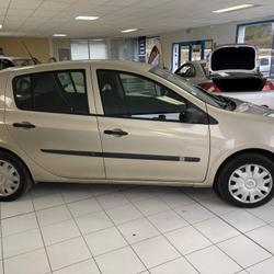 Renault Clio 3 Authentique 1.2 16V 75 occasion - Plouay - photo 2/22