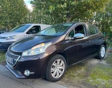 Peugeot 208 Val-Couesnon