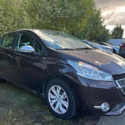 Peugeot 208 Urban Soul 1.2 VTi 82ch BVM5 occasion - Val-Couesnon - photo 2/13