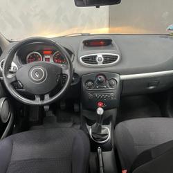Renault Clio 3 Dynamique 1.5 dCi 85 eco2 occasion - Montreuil-sur-Ille - photo 2/10