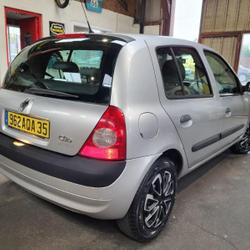 Renault Clio 2 1.2 - 16v 75 cv occasion - Saint-Jean-des-Champs - photo 2/4