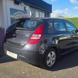 Hyundai i30 Clim BVM6 1.6 CRDi 90 occasion - Yffiniac - photo 2/18