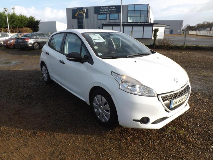 Peugeot 208  - Business Pack - 5 500 €