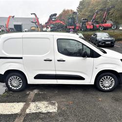 Fourgon Toyota BUSINESS MEDIUM 1.5L D-4D 100CV BVM6 occasion - Laval - photo 2/10