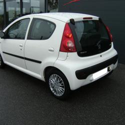 Peugeot 107 Trendy 1.0e 12V 68ch BLUE LION occasion - Plo&euml;rmel - photo 3/6