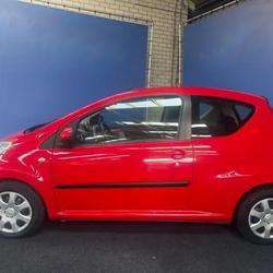Peugeot 107 Trendy 1.0e 12V 68ch BLUE LION 2-Tronic occasion - Saint-Herblain - photo 2/8