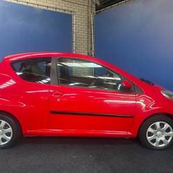 Peugeot 107 Trendy 1.0e 12V 68ch BLUE LION 2-Tronic occasion - Saint-Herblain - photo 3/8