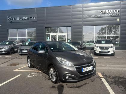 Peugeot 208 - Allure  PureTech 82ch S&amp;S BVM5 - 7 900 €