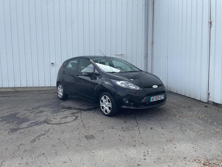 Ford Fiesta  - 4 490 €
