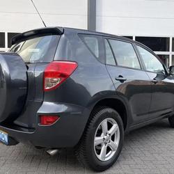 Toyota RAV4 VXE A 2.0 VVT-i 152 occasion - Saint-Herblain - photo 3/6