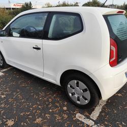 Volkswagen UP High ! 1.0 60 occasion - Marcey-les-Gr&egrave;ves - photo 3/6