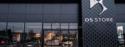 Informations: DS STORE FONTAINEBLEAU GUEUDET 1880