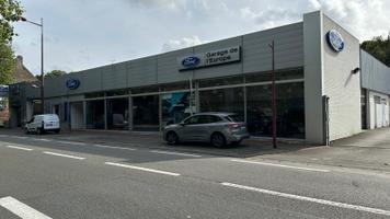 FORD CALAIS