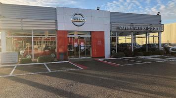 NISSAN ARLES