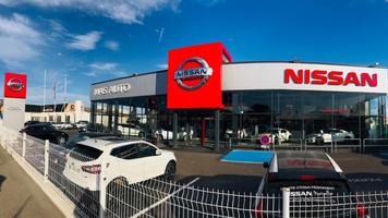 NISSAN LATTES