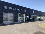 PEUGEOT - ST AMAND MONTROND - RUE PELLETIER D'OISY &agrave; SAINT-AMAND-MONTROND (18)