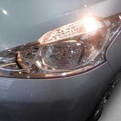 Peugeot 208 1.4 HDi FAP Style 5p Lesm&eacute;nils