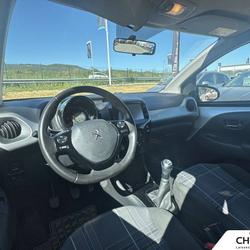 Peugeot 108 108 1.2 PureTech 82ch BVM5 Allure Brignoles