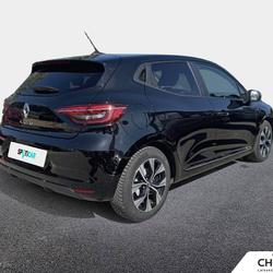 Renault Clio 5 Clio E-Tech full hybrid 145 Evolution Saint-Maximin-la-Sainte-Baume