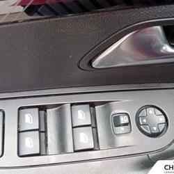 Peugeot 2008 2008 BlueHDi 130 S&S EAT8 Allure Business Pontarlier