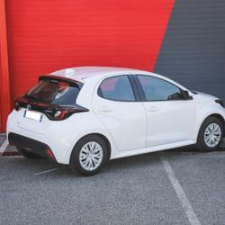 Toyota Yaris Hybrid 116h e-CVT France Business CAMERA CARPLAY Saint-&Eacute;gr&egrave;ve