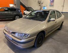 Renault Megane 1 Saint-Doulchard