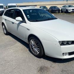 Alfa Romeo 159 Sportwagon 2.0 JTDM - 136  Distinctive Aubigny-sur-N&egrave;re