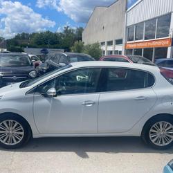 Peugeot 208 1.2i 12V S&S - 110 - ALLURE + CAR PLAY Gien