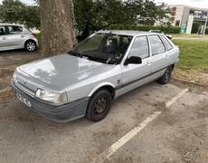 Renault R21 Saint-Doulchard