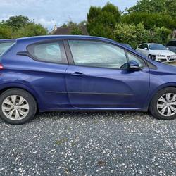 Peugeot 208 1.4 HDi FAP - 68  Access Amilly