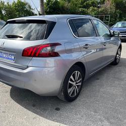 Peugeot 308 II Phase 2 1.2i PureTech 12V S&S - 130 Saint-Angel