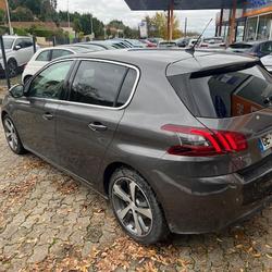 Peugeot 308 II Phase 2 1.5 BlueHDi S&S - 130 - EAT8 Tech Edition Saint-Angel