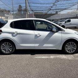 Peugeot 208 (2) 1.2 PureTech S&S 110 Allure Le Creusot